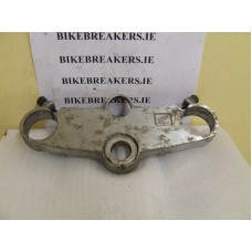 CBR 400 GULL ARM TOP STEERING CLAMP(YOKE)
