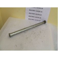 CBR 900 SWING ARM SPINDLE