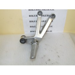 bikebreakers.ie Used Motorcycle Parts CBR900RR FIREBLADE 00-01 (929cc)  CBR 929 REAR RIGHT FOOT HANGER WITH PEG