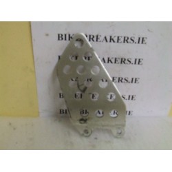 bikebreakers.ie Used Motorcycle Parts CBR900RR FIREBLADE 00-01 (929cc)  CBR 929  RIDERS FOOT GUARD RIGHT