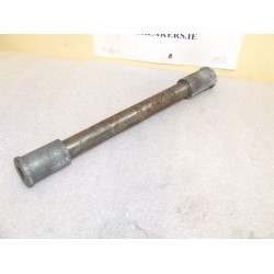 bikebreakers.ie Used Motorcycle Parts ZXR400H  ZXR 400H FRONT AXLE